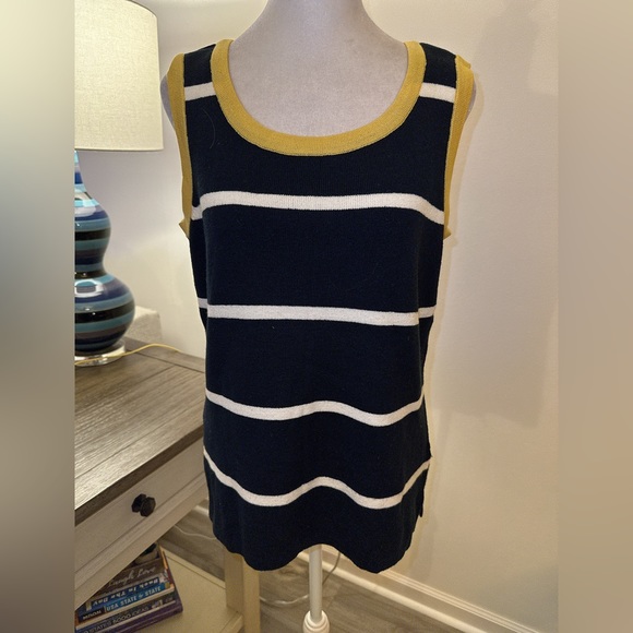 Kate Landry Sweater Set - Size M - Picture 11 of 16